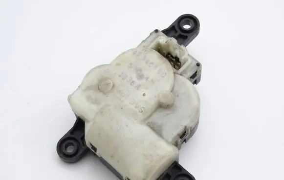 Chrysler Voyager Air flap motor/actuator 4734058C
