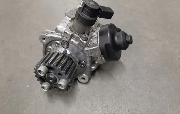 Audi A6 S6 C7 4G Fuel injection high pressure pump 03L130755AC