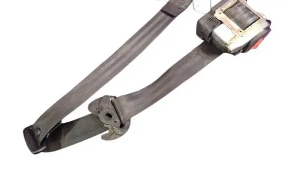 Volkswagen PASSAT B5.5 Front seatbelt 3B1857705D