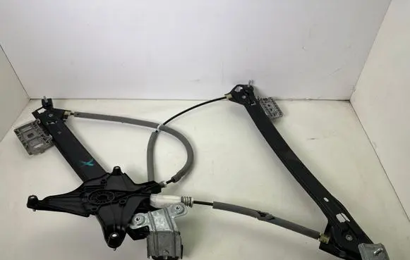 Ford Mustang V Front door window regulator with motor C22255