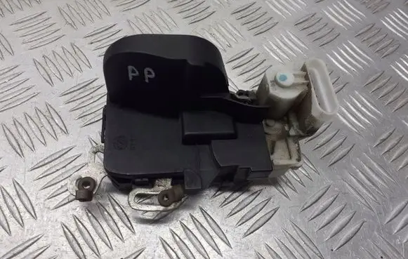 Alfa Romeo 147 Front door lock B792