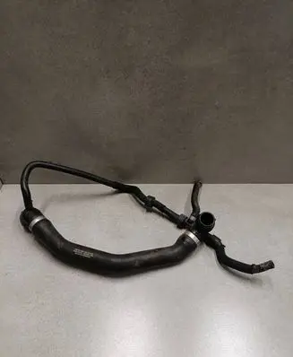 Engine coolant pipe/hose