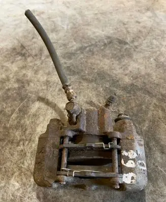 Toyota Corolla E120 E130 Rear brake caliper 605812 90R01231