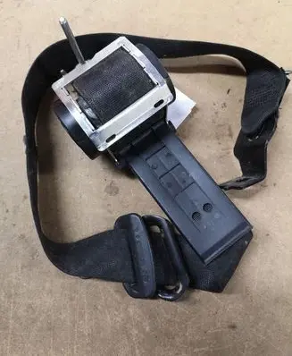 Opel Zafira B Front seatbelt 560834801D