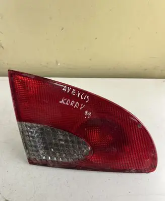 Toyota Avensis T220 Tailgate rear/tail lights 23300102