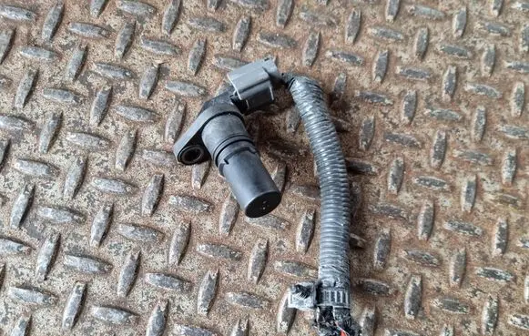 Nissan Qashqai Crankshaft speed sensor 8200885209 8200885209A