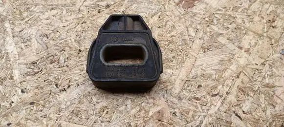 Audi A3 S3 8L Radiator mount bracket 1J0806157A