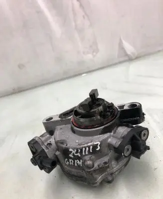 Opel Grandland X Vacuum pump 9804021880