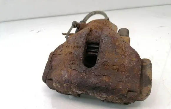 Volkswagen PASSAT B5 Front brake caliper