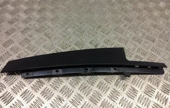 BMW X1 F48 F49 Front door glass trim molding 7366158