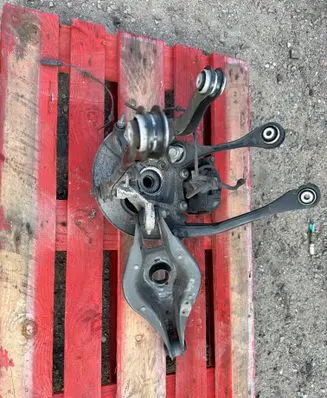 BMW 3 G20 G21 Rear wheel hub spindle/knuckle 6878631 6898481
