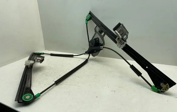 Volkswagen Polo III 6N 6N2 6NF Front door manual window regulator 6N4837402
