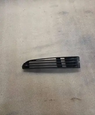 Audi A8 S8 D2 4D Front bumper lower grill 4D0853683