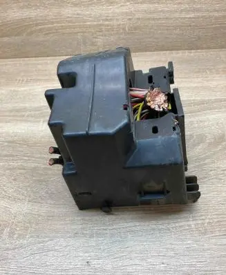 Peugeot 607 Fuse module 9629889580