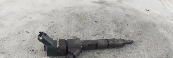Fuel injector