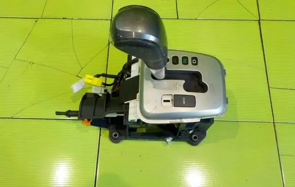 Chevrolet Captiva Gear selector/shifter in gearbox 