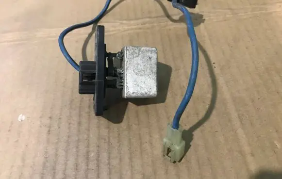 Mazda 323 F Heater blower motor/fan resistor 11K
