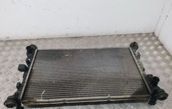 Ford Focus Coolant radiator 98AB8005MF
