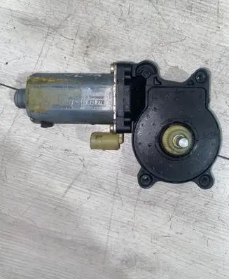 Volvo XC70 Rear door window regulator motor 0130821776