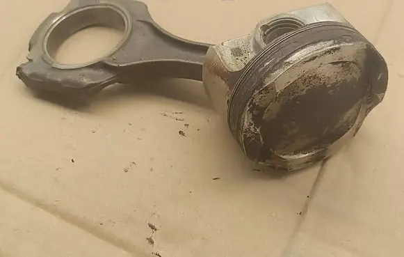 BMW 6 F06 Gran coupe Piston with connecting rod 89L106
