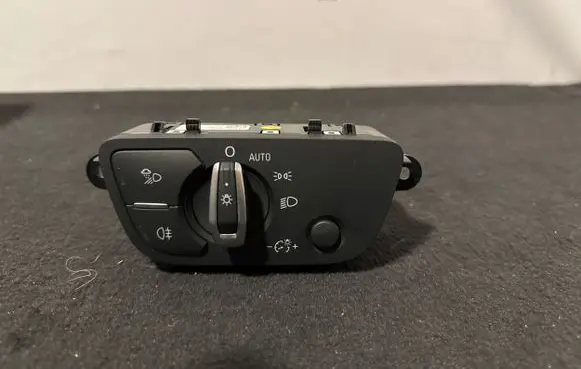 Audi Q7 4M Light switch