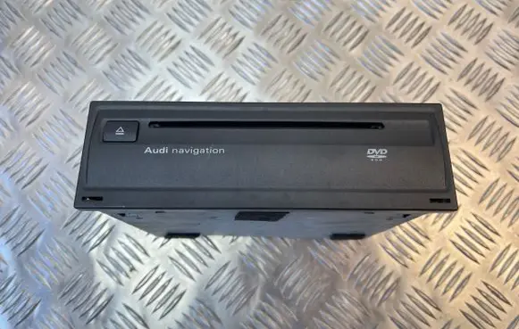 Navigation unit CD/DVD player