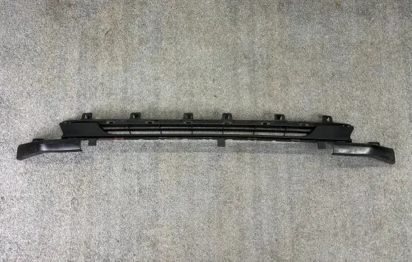 Peugeot 208 Front bumper lower grill 9810516180 K3051