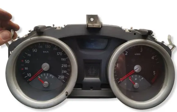 Renault Megane II Speedometer (instrument cluster) 8200399695 PBBB057818 35110419