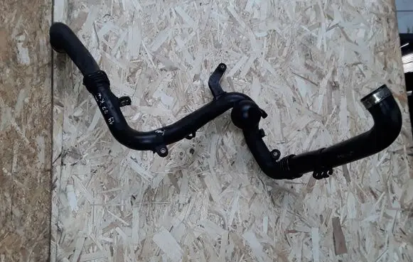 Seat Toledo III (5P) Intercooler pipe mounting bracket 1K0145770B 1K0145838C
