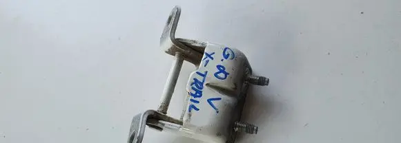 Nissan X-Trail T32 Rear door upper hinge