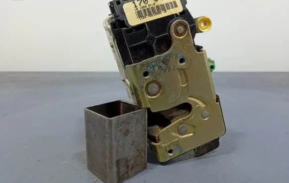 Mazda Tribute Front door lock YW4A-5421813-AE