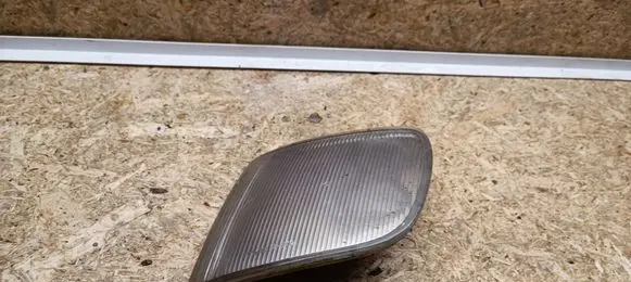 Volkswagen PASSAT B4 Front reflector 185102B