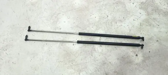 Mitsubishi 3000 GT Shock absorber/damper mounting bracket 