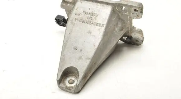 Aston Martin Vantage III Gearbox mounting bracket 6G337M125AF