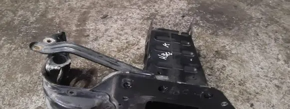 Mercedes-Benz C W203 Front bumper mounting bracket