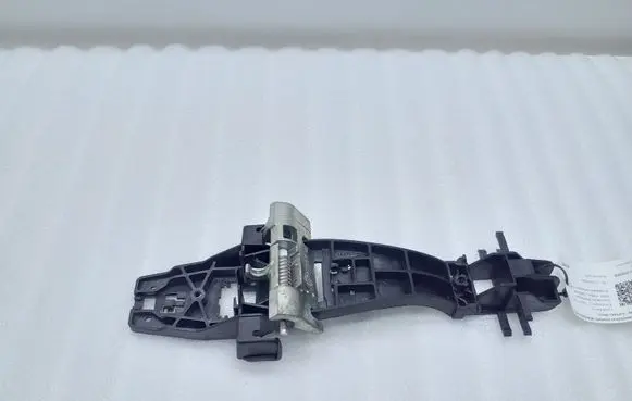 Rear door exterior handle/bracket