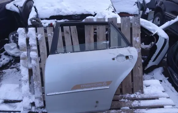Mazda 6 Rear door
