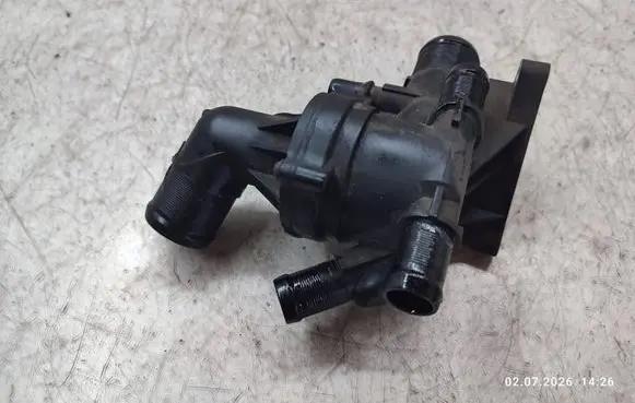 Nissan X-Trail T32 Thermostat/thermostat housing 110614599R
