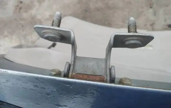 Chrysler Pacifica Tailgate/trunk/boot hinge