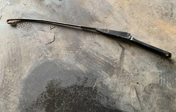 Renault Trafic II (X83) Front wiper blade arm 8000569710 7700311582 91165490
