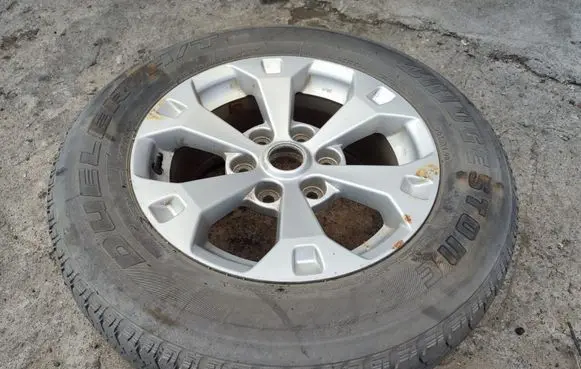 Nissan Pathfinder R51 R17 spare wheel 