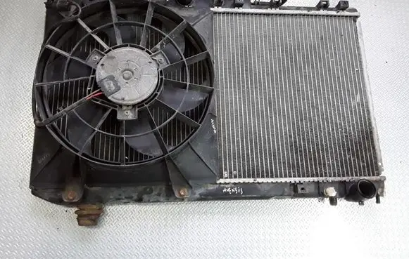 Toyota Avensis T220 Coolant radiator