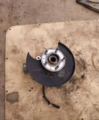 Opel Insignia A Front wheel hub spindle knuckle