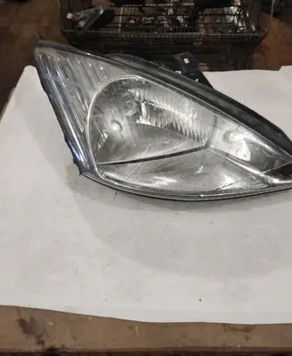 Ford Focus Headlight/headlamp
