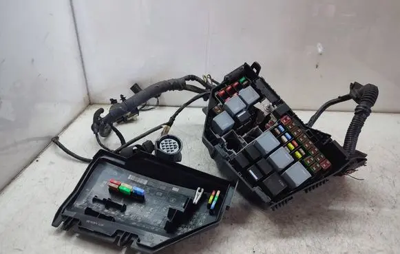Land Rover Range Rover Evoque L538 Fuse box set HK7214A076BB