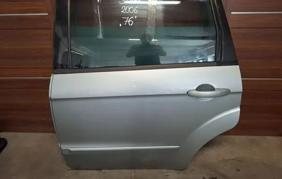 Ford S-MAX Rear door