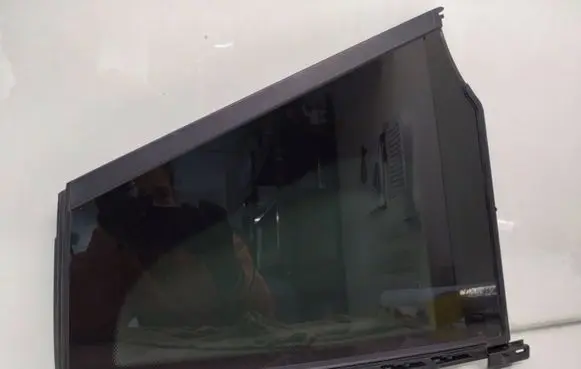 Rear vent window glass