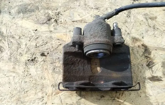 Volkswagen PASSAT B6 Front brake caliper