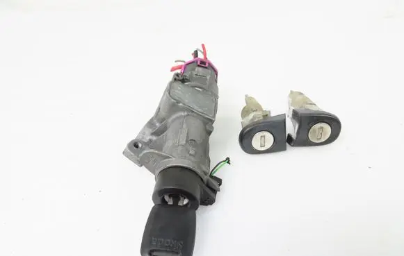 Skoda Fabia Mk1 (6Y) Ignition lock 4B0905851C