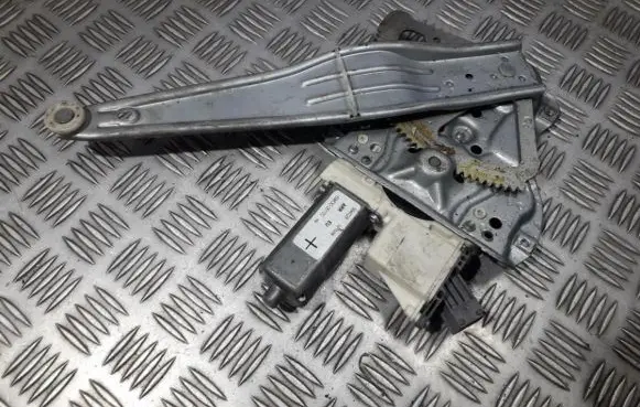 Toyota Avensis T250 Sliding door window regulator with motor